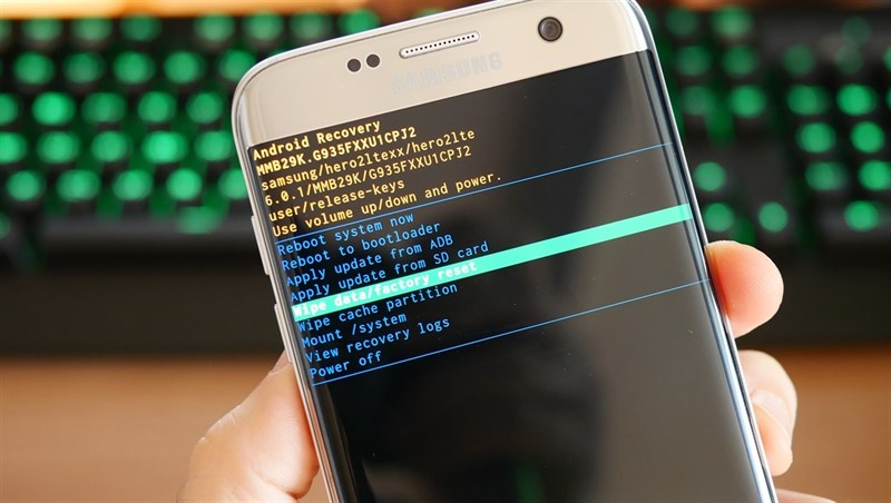 Cách khắc phục điện thoại bị đơ màn hình cho androi