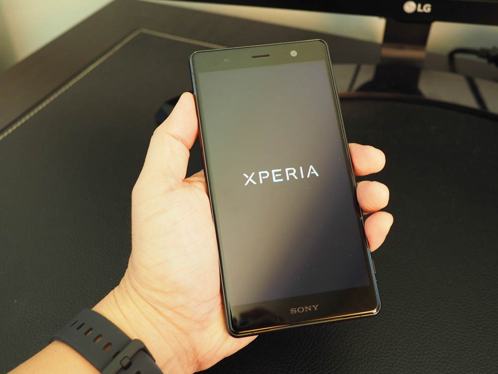 Điện thoại Sony Xperia XZ2 Premium giá bao nhiêu tiền 4