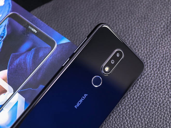 Camera kép siêu sắc nét của Nokia X5 2018 được thiết kế theo chiều dọ