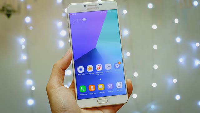 Samsung Galaxy C9 Pro sở hữu giao diện Grace UX